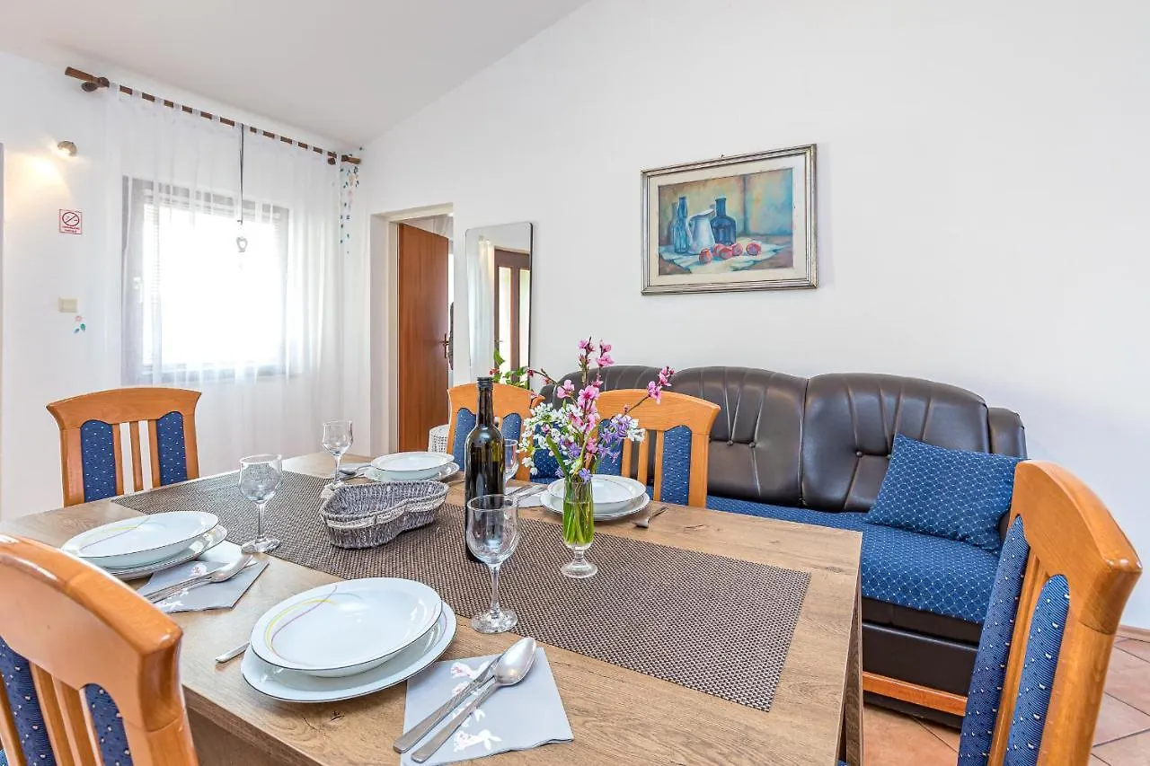 Apartments Junek Ровинь 0*,  Хорватия