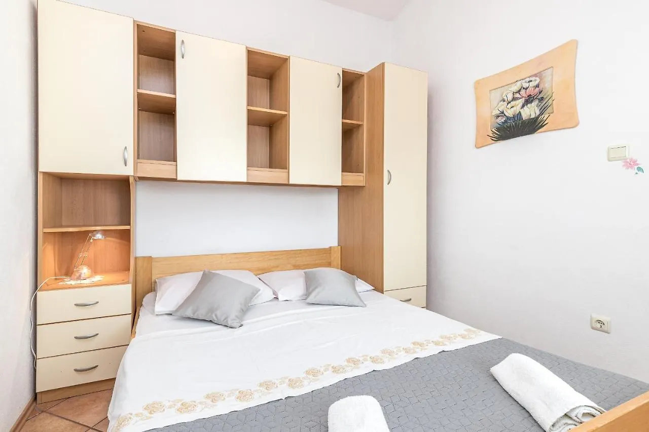 Apartments Junek Ровинь