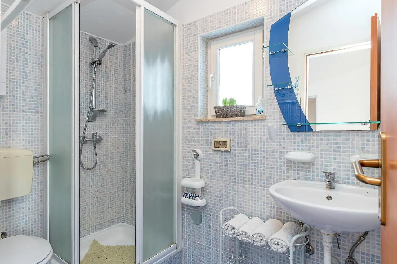 Apartments Junek Ровинь 0*,