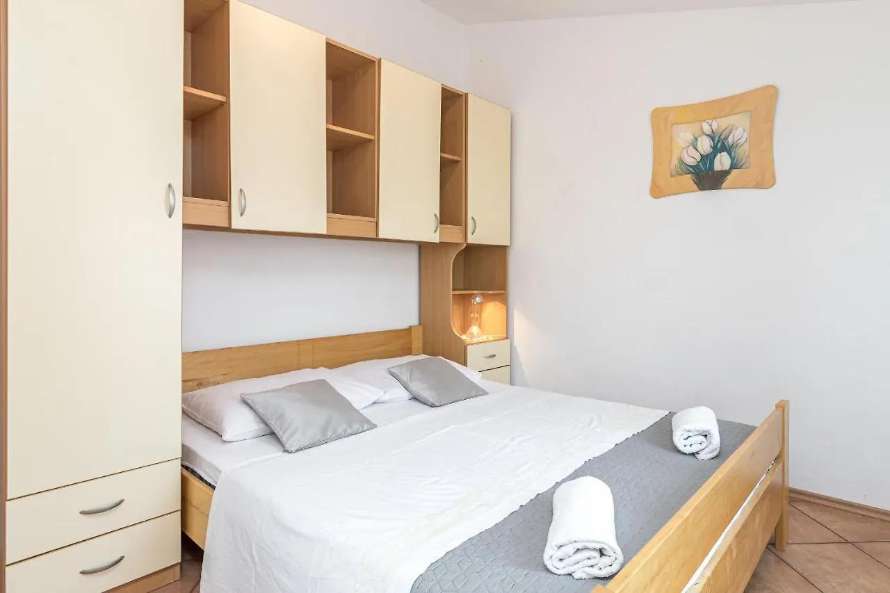 Apartments Junek Ровинь